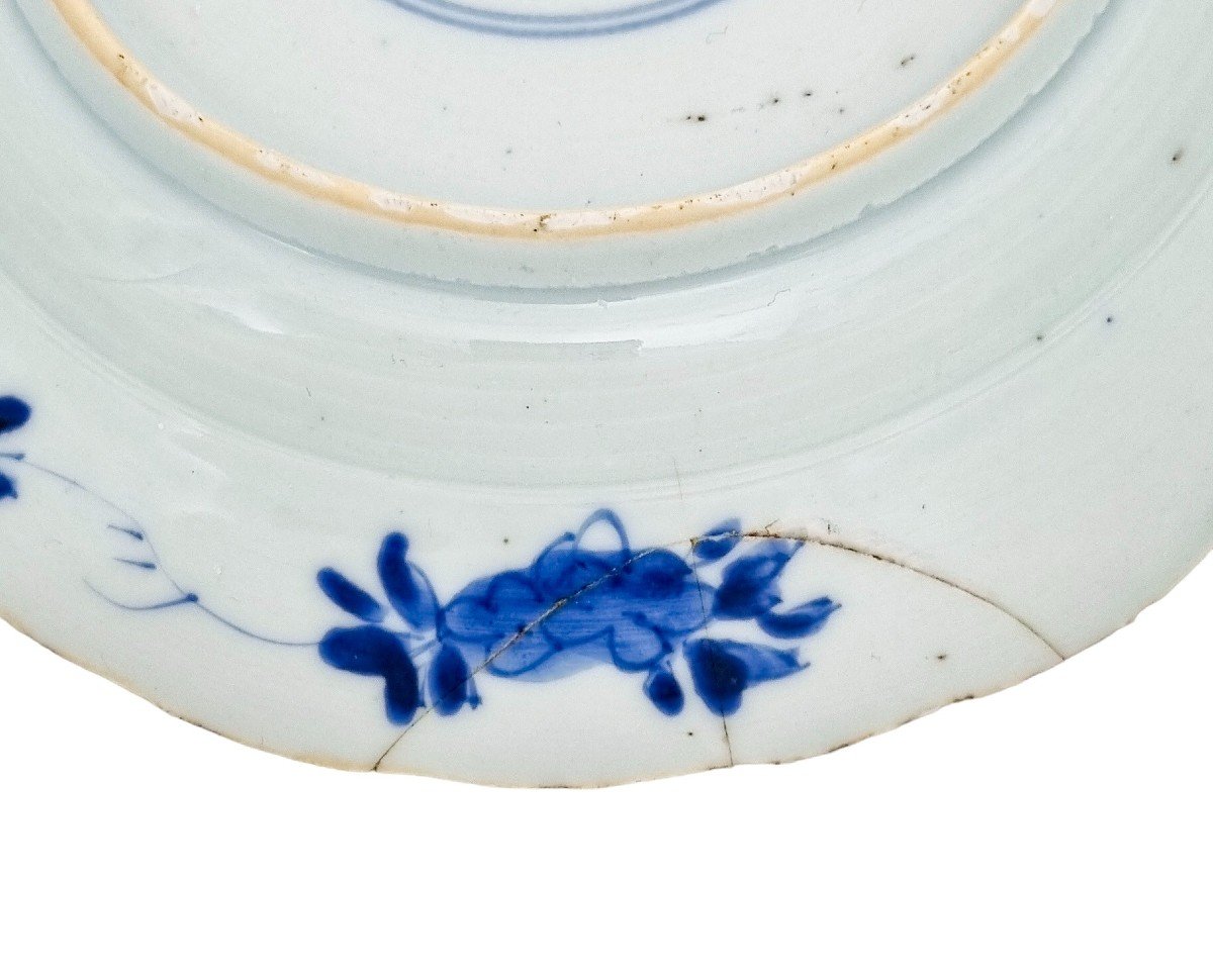 Assiette En Porcelaine Bleue Et Blanche Kangxi, Dynastie Qing XVIIe, Marque Feuille d'Armoise-photo-4