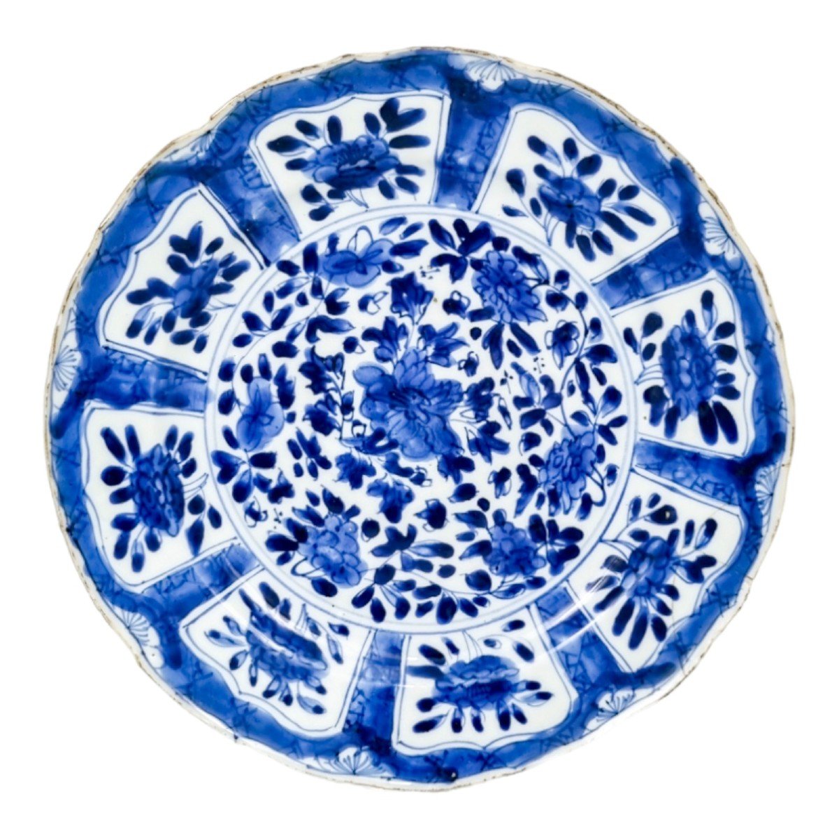 17th Century Qing Dynasty Chinese Kangxi Blue And White Porcelain Plate, Artemisia Leaf Mark