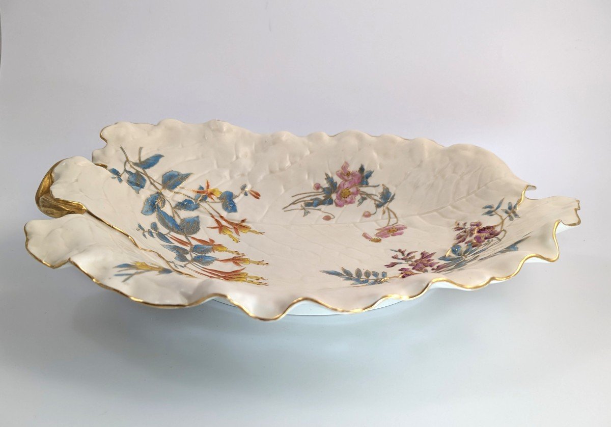 Royal Worcester Hand-painted And Gilt Porcelain Floral Leaf Dish, 1887-photo-1