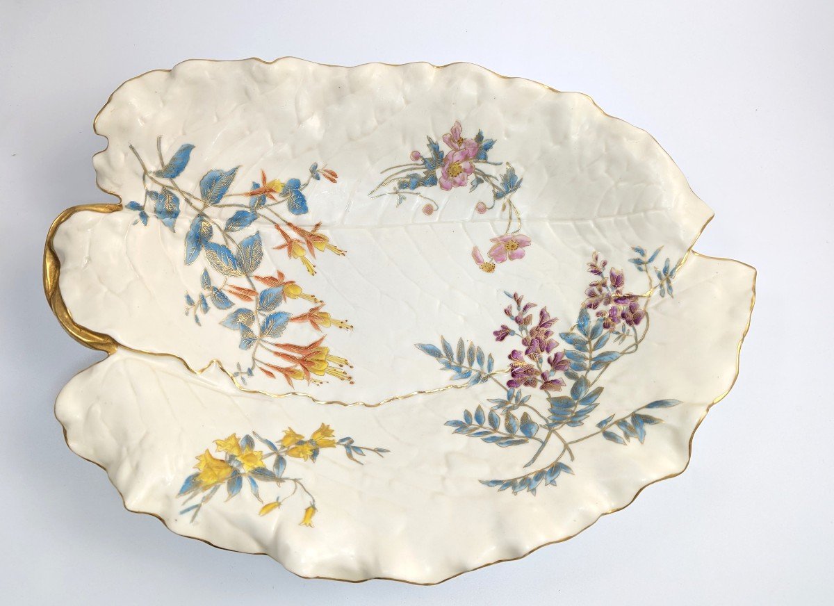 Royal Worcester Hand-painted And Gilt Porcelain Floral Leaf Dish, 1887-photo-3