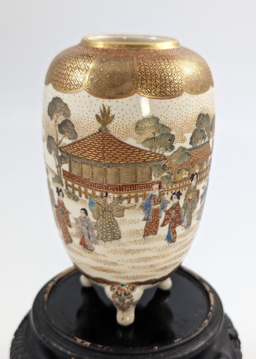 Antique Japanese Satsuma Footed Vase, Hand-painted Courtly Scene, Gold Detailing-photo-2