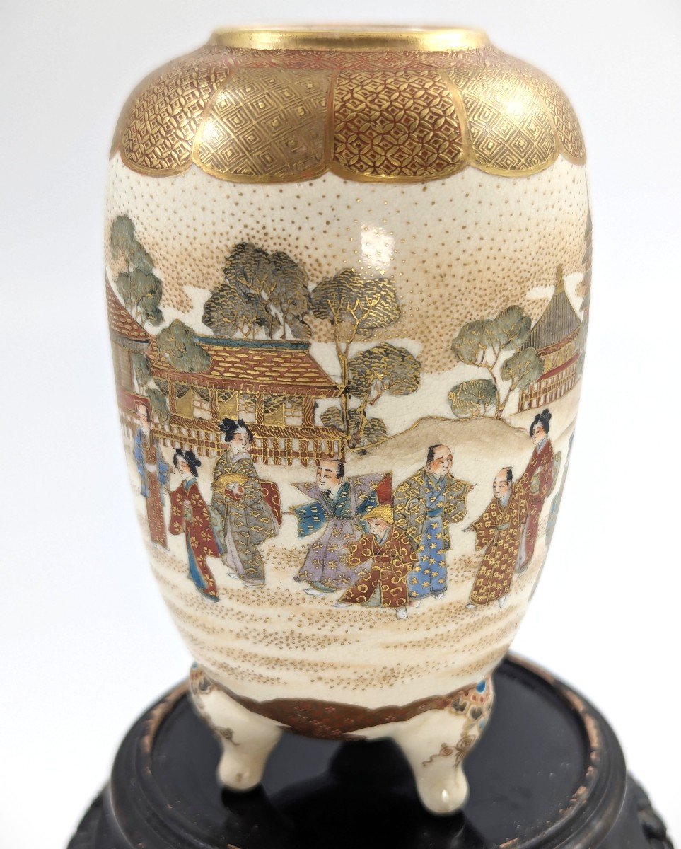 Satsuma Earthenware Small Footed Vase, Meiji Period -photo-3