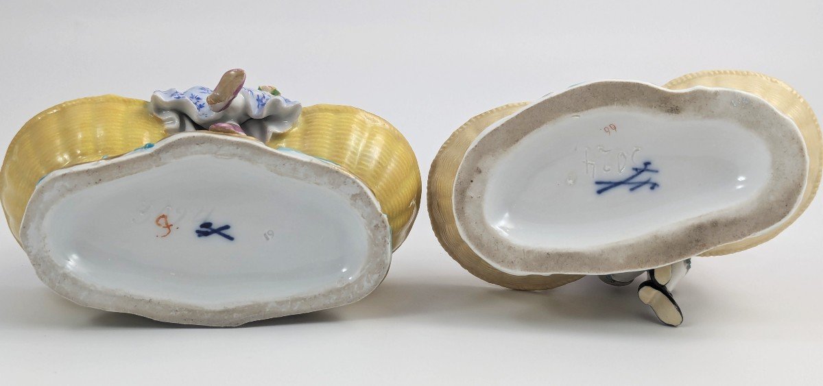 Paire de salières doubles en porcelaine ancienne de Meissen avec garçon et fille, Rococo c 1830-photo-3