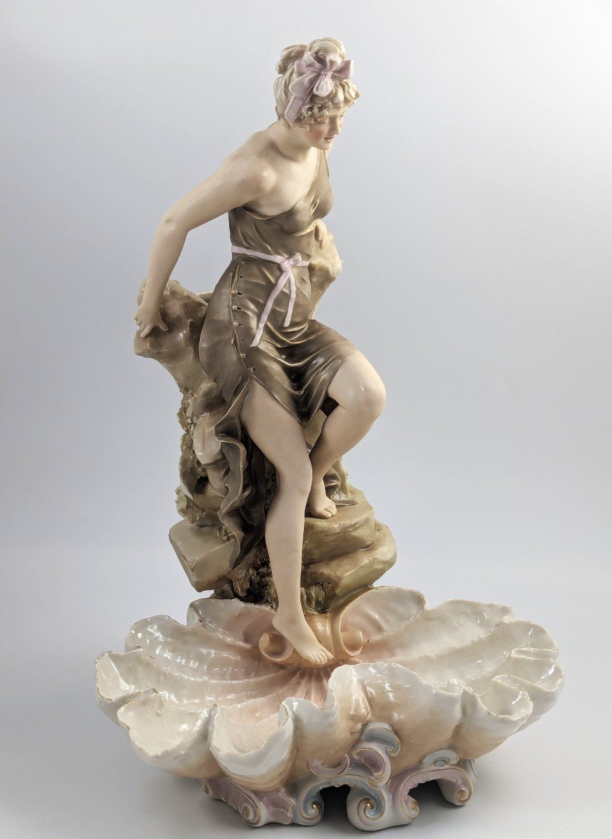 Centre de table figuratif en porcelaine Art Nouveau Royal Dux, « Baigneuse », 43 cm-photo-1