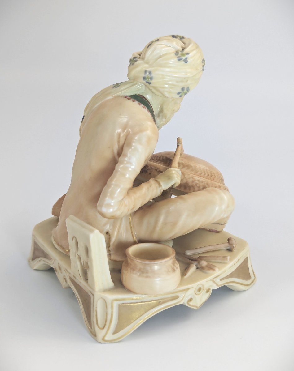 Royal Worcester "Haji Mijak, Le Chaudronnier", Figurine En Porcelaine, 1888-photo-1