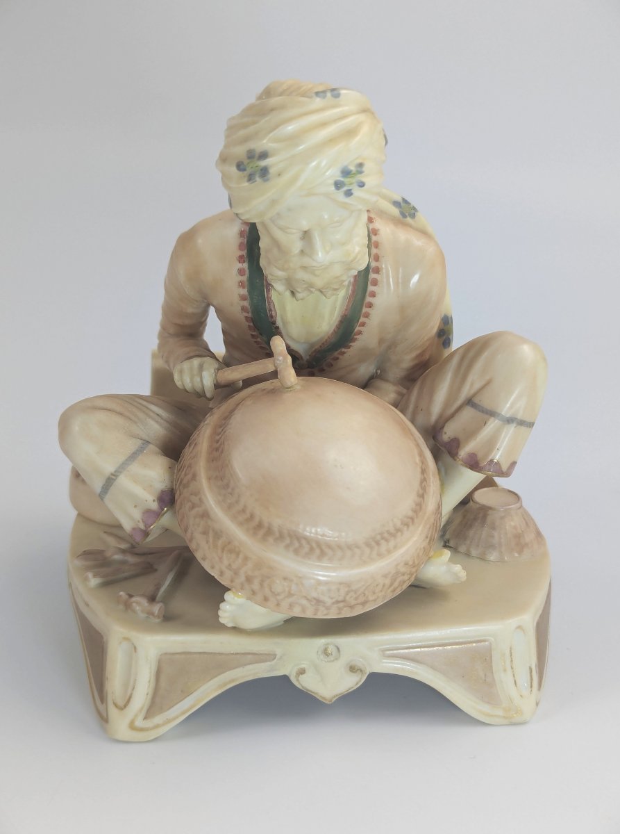 Royal Worcester Rare Porcelain Figurine "haji Mijak, The Coppersmith" James Hadley, 1888-photo-4