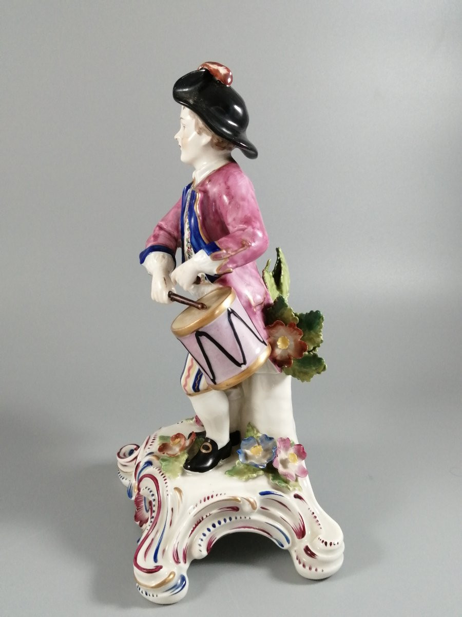 Bow porcelaine rare figurine d'un jeune tambour, c. 1744, marque ancre dorée, 28,5 cm-photo-3