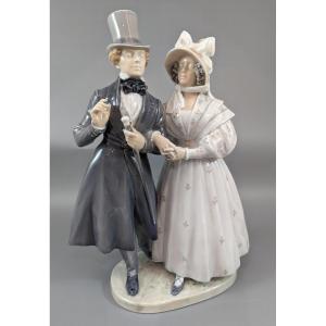 Royal Copenhagen Figurine "an Evening Stroll In Tivoli Gardens" No. 1593