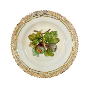 1920's Royal Copenhagen Hand-painted Flora Danica Fig Dinner Plate With Gold Plated Rim