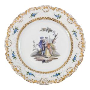 Assiette En Porcelaine Meissen Fin 19e, Couple De Courtisans En Tenue Médiévale