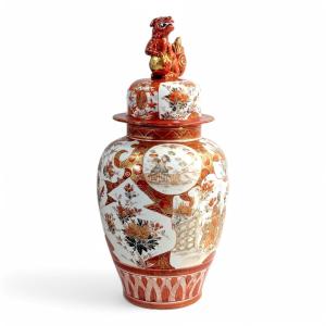 Kutani Rare Antique Porcelain Large Lidded Vase, Meiji Period, Foo Dog Lid, 42 Cm