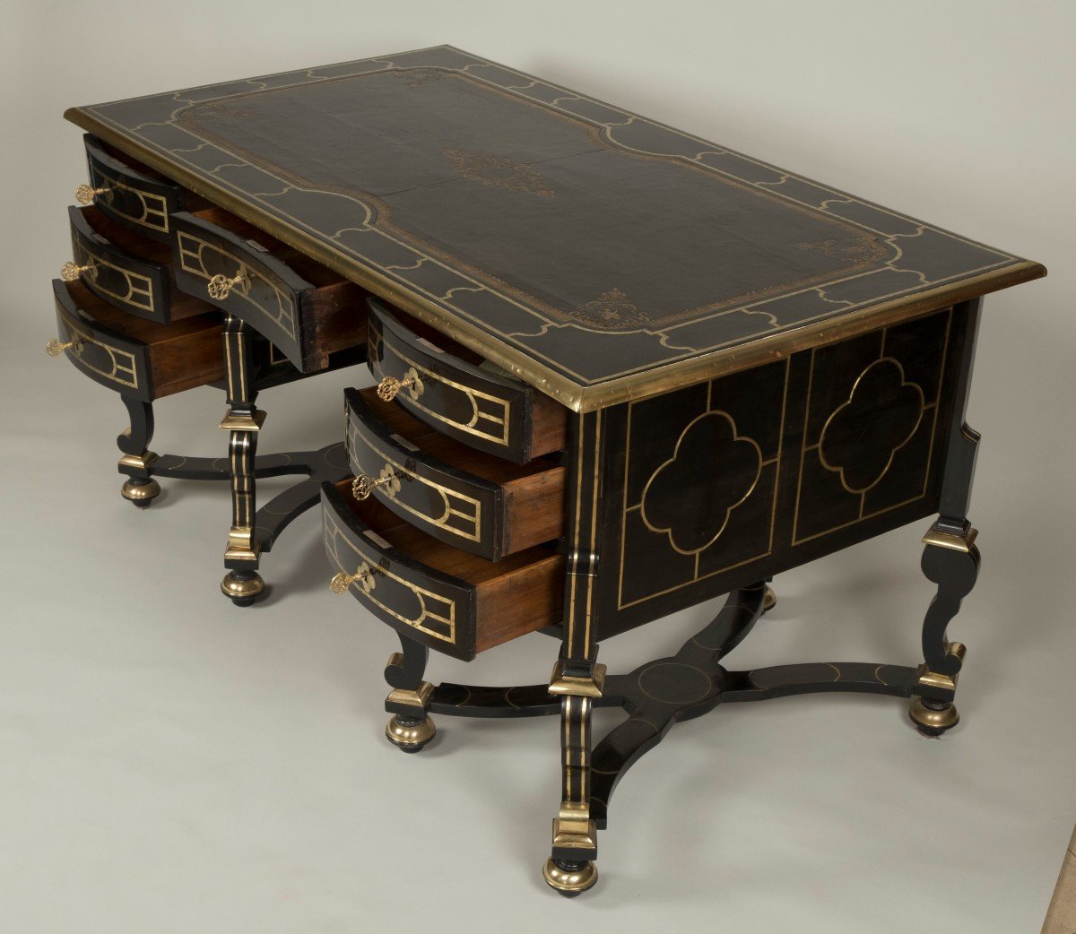 Large Mazarin Desk-photo-4