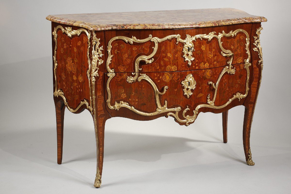 Commode Louis XV Estampillée De Christophe Wolff