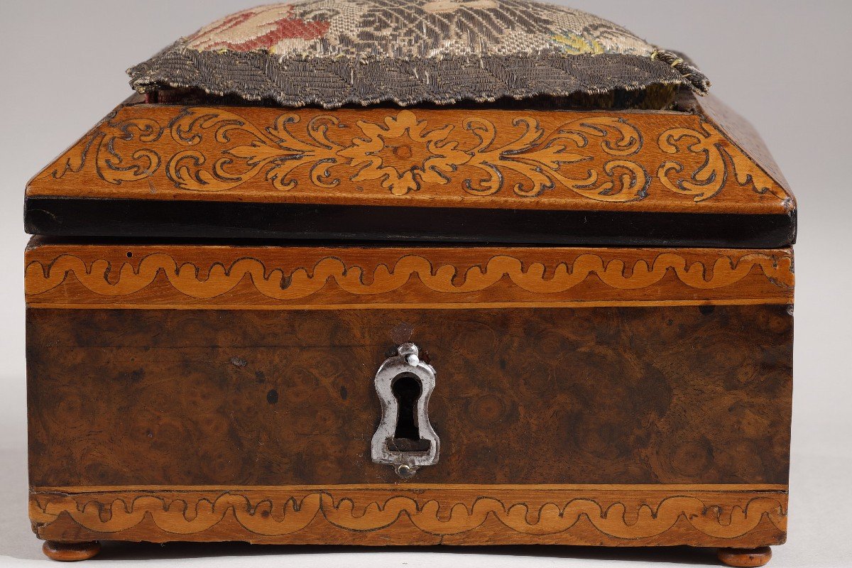 Small Sewing Box Attributed To Hache-photo-1