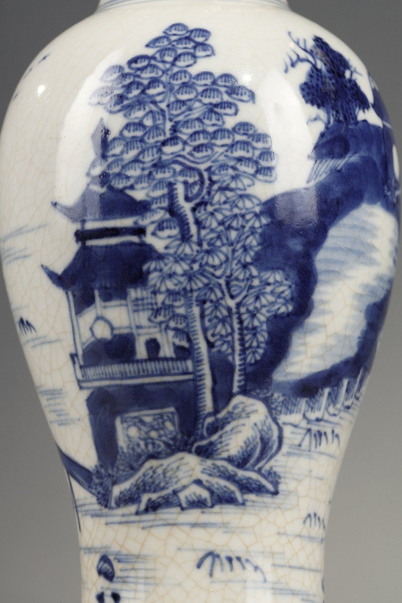 Small White Crackle Porcelain Vase, China, 18th Century-photo-6