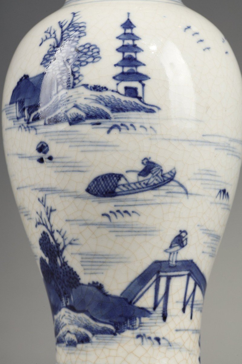 Small White Crackle Porcelain Vase, China, 18th Century-photo-8