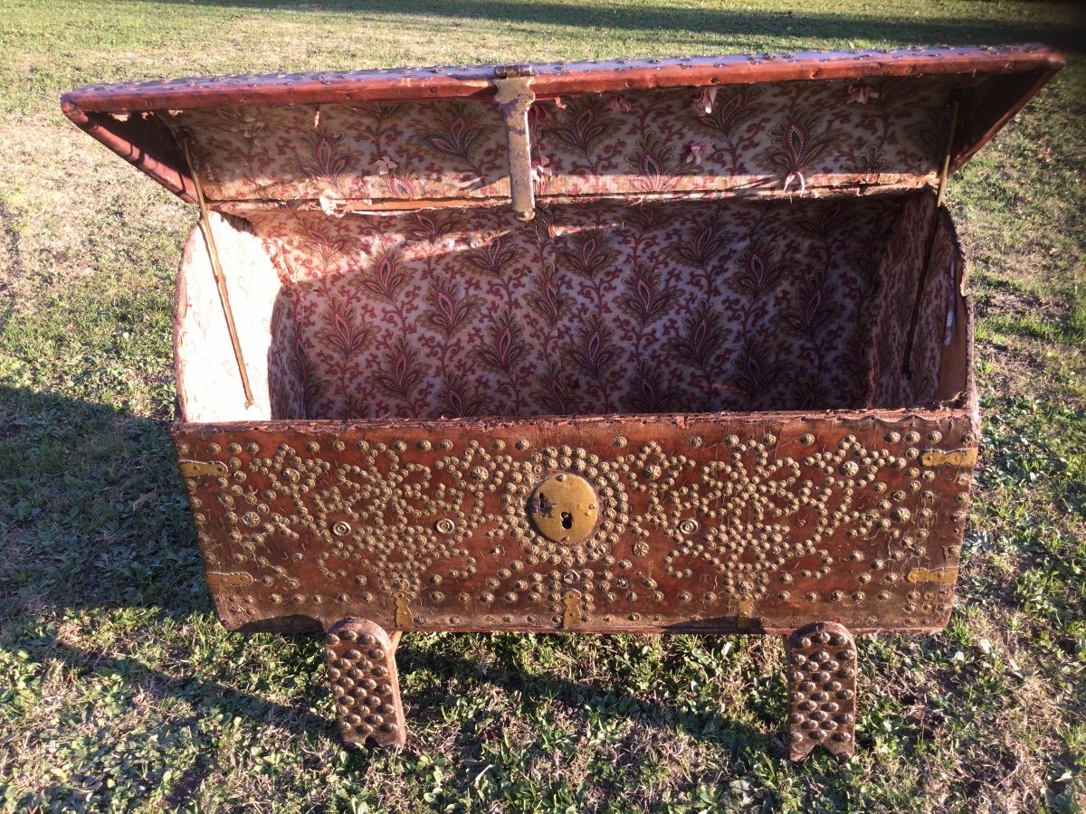 Chest, Domed Trunk In Studded Leather 17th Century-photo-3