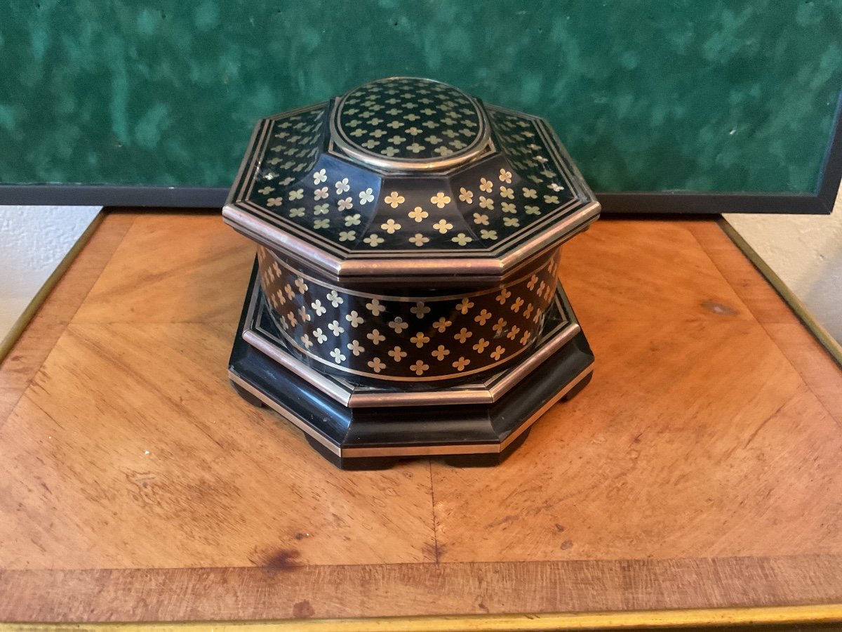 Octagonal Box Signed Tahan Marquetry à La Reine -photo-4