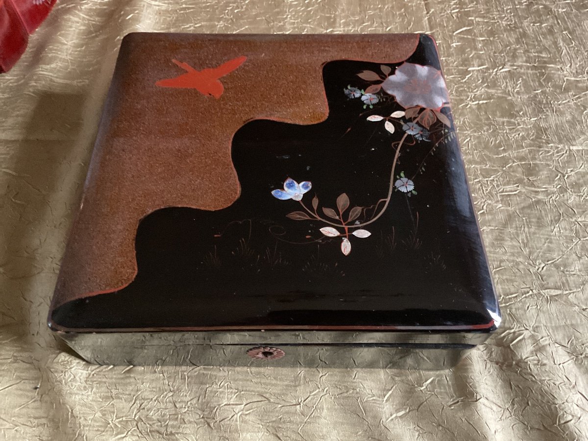 19th Century Japanese Lacquer Box -photo-2