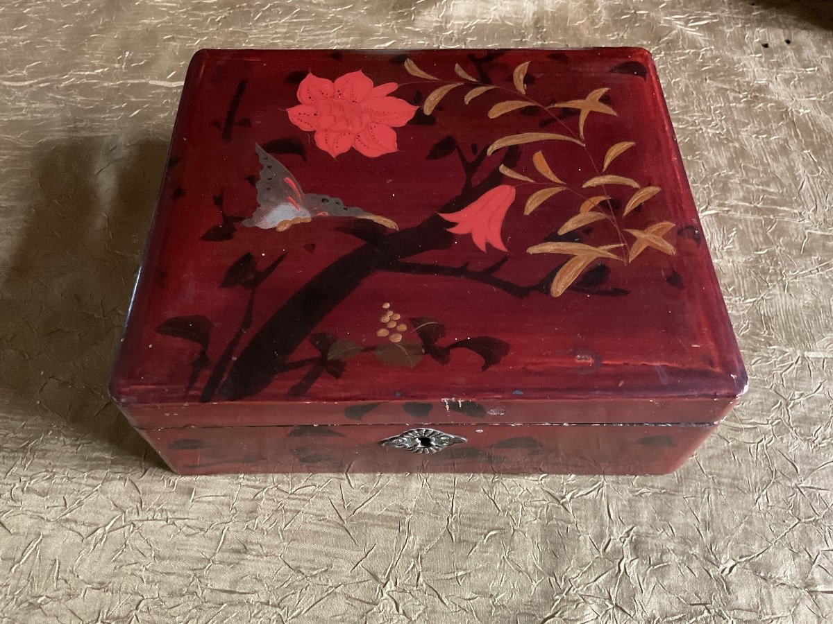 19th Century Japanese Lacquer Box -photo-2