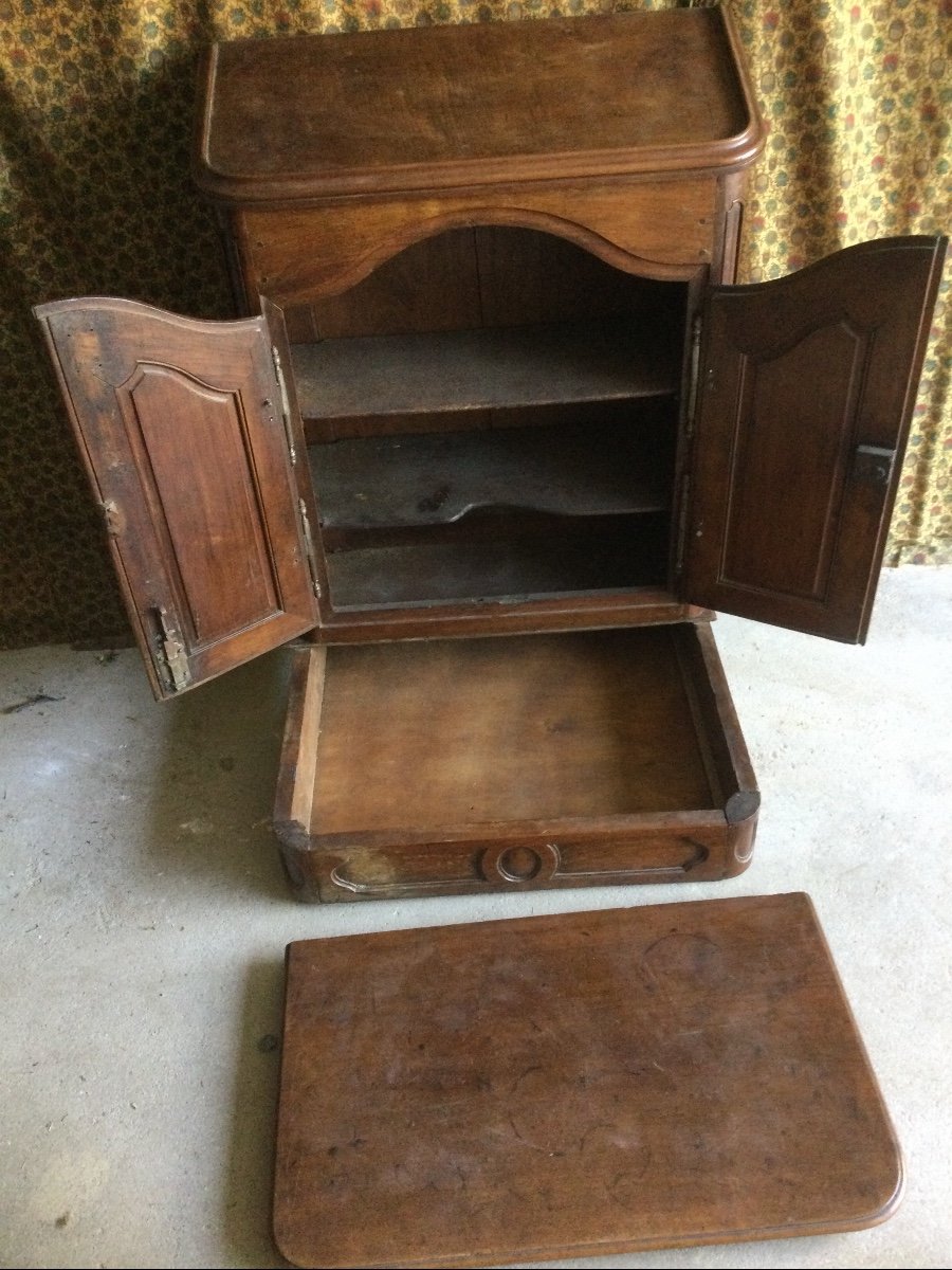 18th Century Walnut Oratory-photo-1