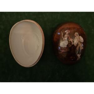 19th Century Egg-shaped Porcelain Box