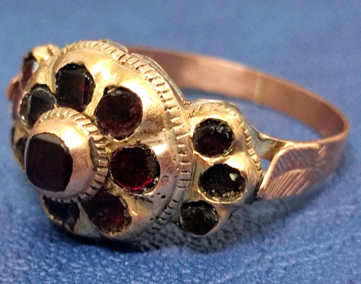 Sicilian Ring In Gold And Garnets, XVIII Century. Typology 14 Louis XIV Stones. 