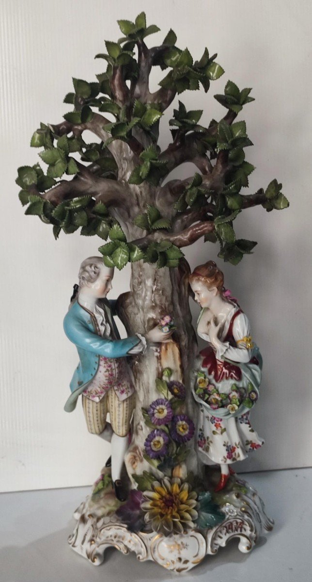 "the Courtship" Saxon Polychrome Porcelain Sculpture.-photo-1