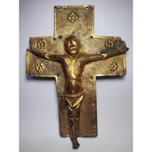 Exceptional Longobard Crucifix (20 X 15 Cm) Sculpted From A Single Mercury-gilded Copper Plate.