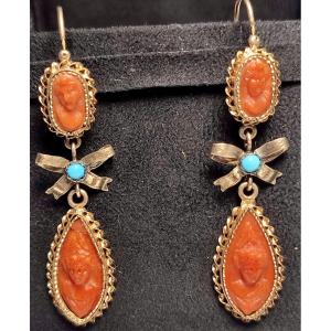 Boucles d'oreilles Trapanese avec camées de corail sculptés et or. Sicile, milieu du XVIIIe  