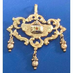 Sicilian Bourbon Pendant In Gold And Enamel, With Three Pendants. Weight Gr. 6.1-height Cm.7.