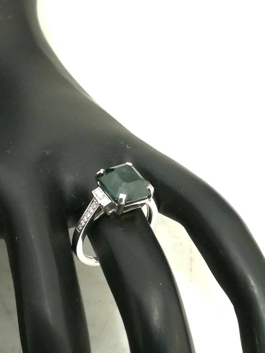 White Gold Green Sapphire Ring-photo-4