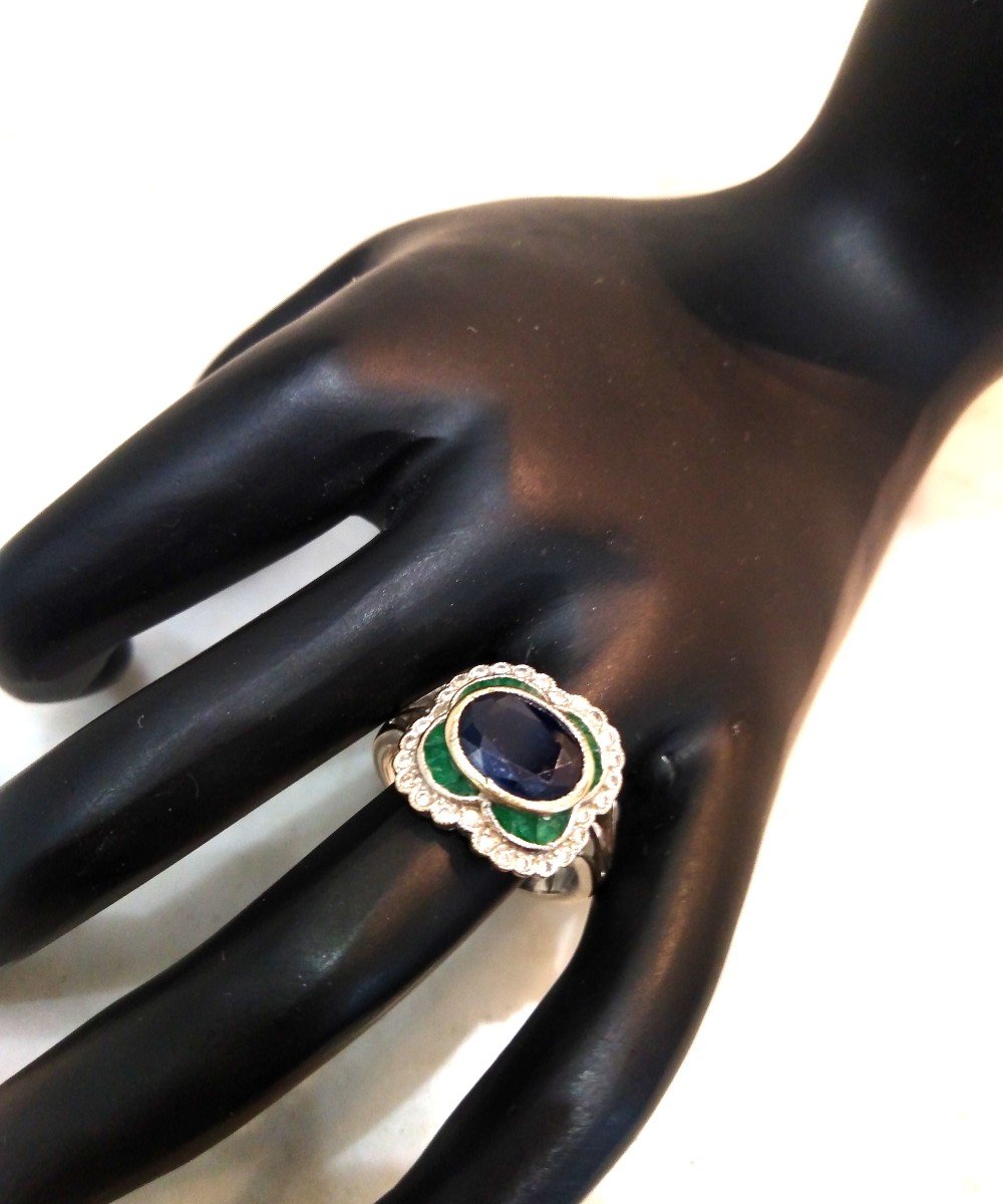 White Gold Sapphire Emerald Diamond Ring-photo-2