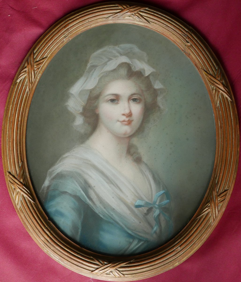 Portrait Of A Young Woman Oval Louis XVI Period Pastel From The 19th Century