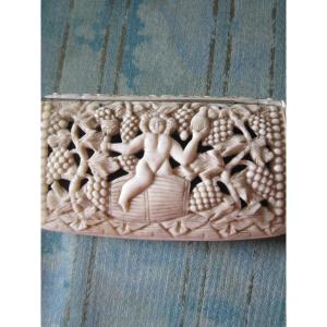 Snuff Box In Carved Bone With Bacchanal, France, End Eighteenth Century