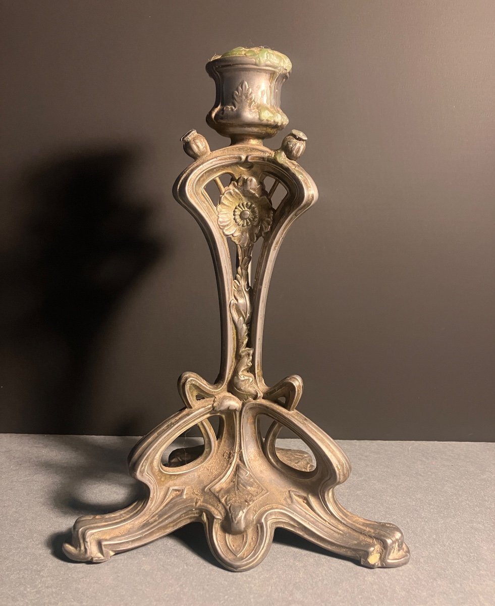 Bougeoir En Régule. Art Nouveau . 21 Cm