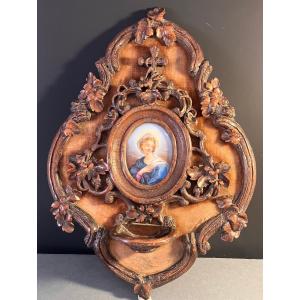 Large Carved Wooden Holy Water Font And Porcelain Miniature Of The Virgin - 19th Century