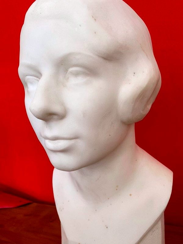 Bust Of A Young Woman In Marble Directed By Emile Guillaume-photo-2