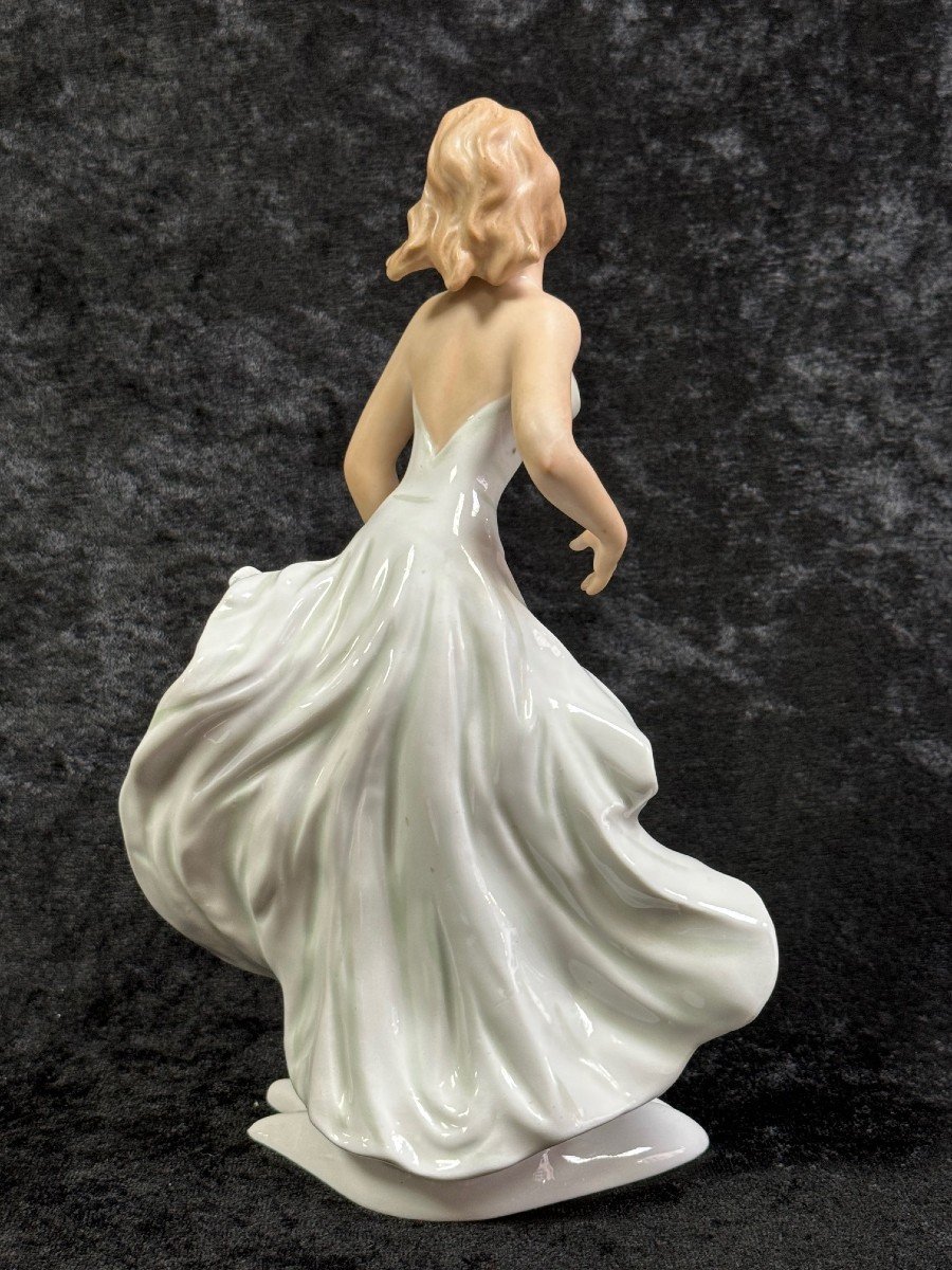 PORCELAINE ALLEMANDE MANUFACTURE WALLENDORF "DANSEUSE A LA ROBE"-photo-3