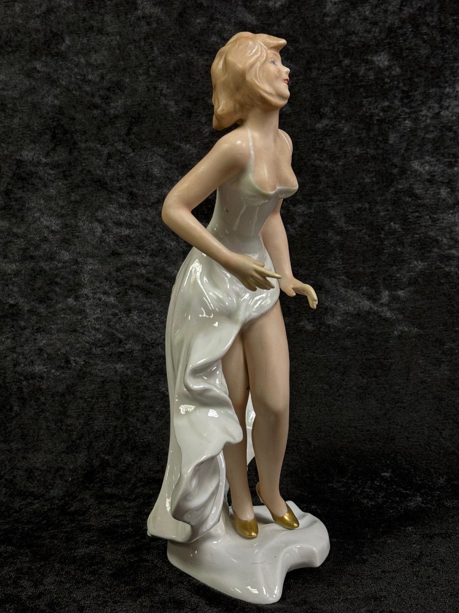 PORCELAINE ALLEMANDE MANUFACTURE WALLENDORF "DANSEUSE A LA ROBE"-photo-4