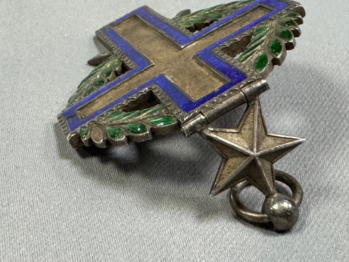 CROIX d'AUMONIER MILITAIRE avec une étoile des blessés en guise de charnière-photo-4