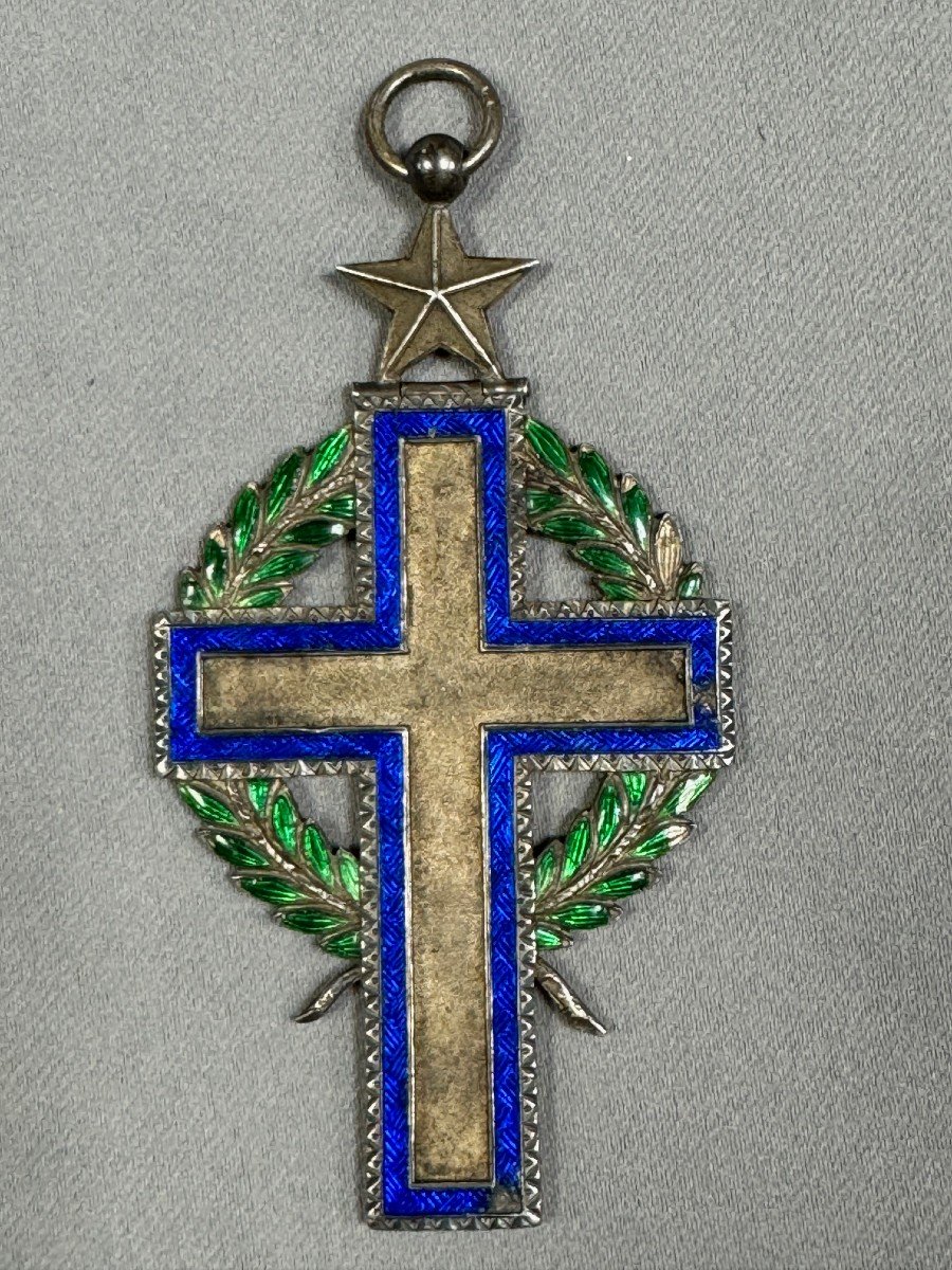 CROIX d'AUMONIER MILITAIRE avec une étoile des blessés en guise de charnière-photo-1