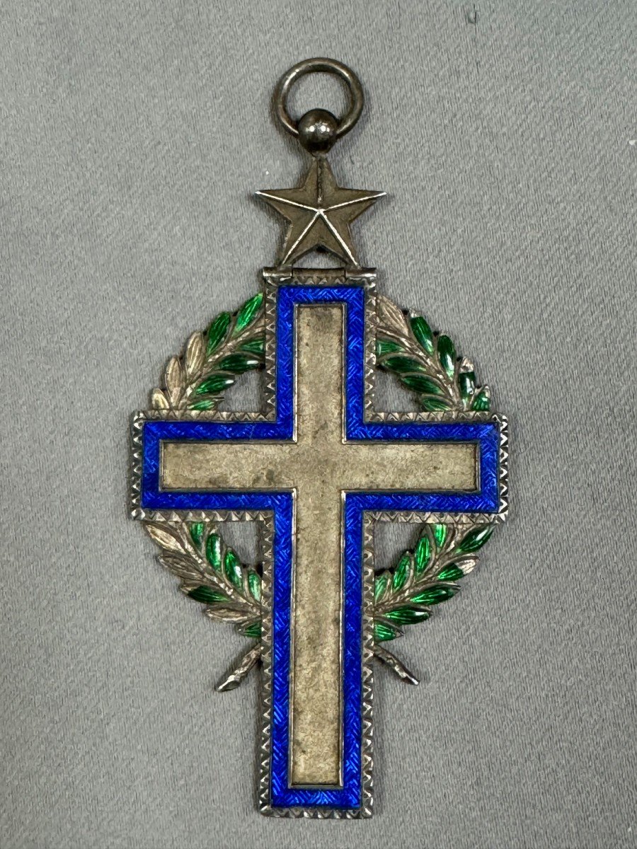 CROIX d'AUMONIER MILITAIRE avec une étoile des blessés en guise de charnière-photo-7