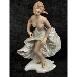German Porcelain Manufacture Wallendorf "dancer In A Dress"