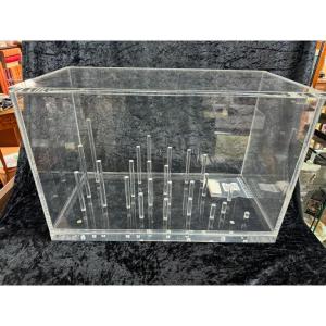 LALIQUE : AQUARIUM EN PEXIGLASS POUR 24 POISSONS 1er Modèle Long. 50 cm x larg 26 cm Haut 32 cm