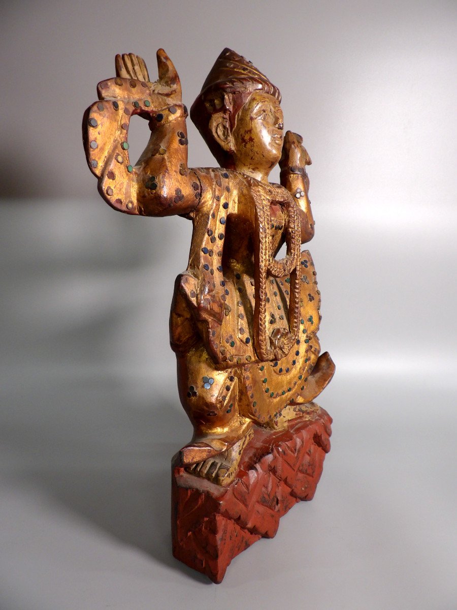 Ethnic Sculpture In Golden Wood-photo-2