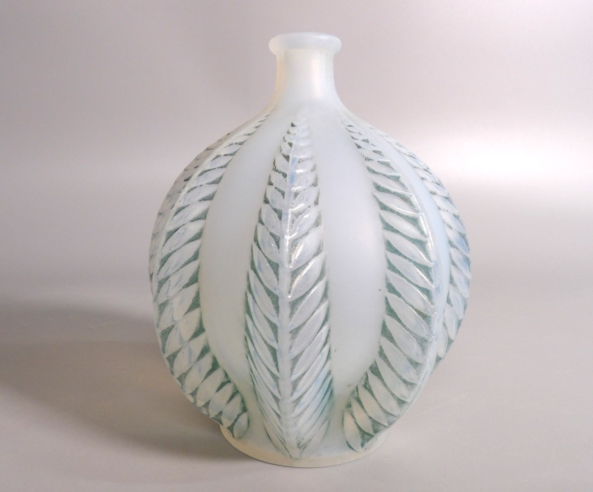 "malines" Vase From 1924 - Signed René Lalique - France