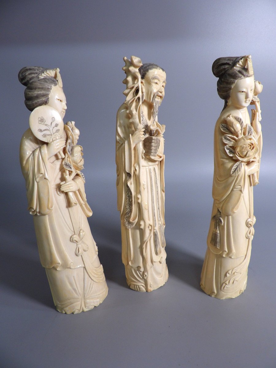 Set Of 3 Asian Bone Sculptures - One Man And Two Women In Traditional Dress-photo-2