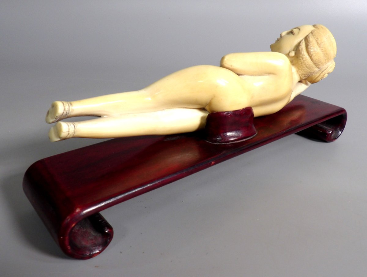 Bone Sculpture On Varnished Wooden Base - Naked Asian Woman Lying Down-photo-1