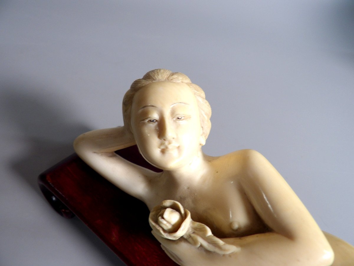 Bone Sculpture On Varnished Wooden Base - Naked Asian Woman Lying Down-photo-4